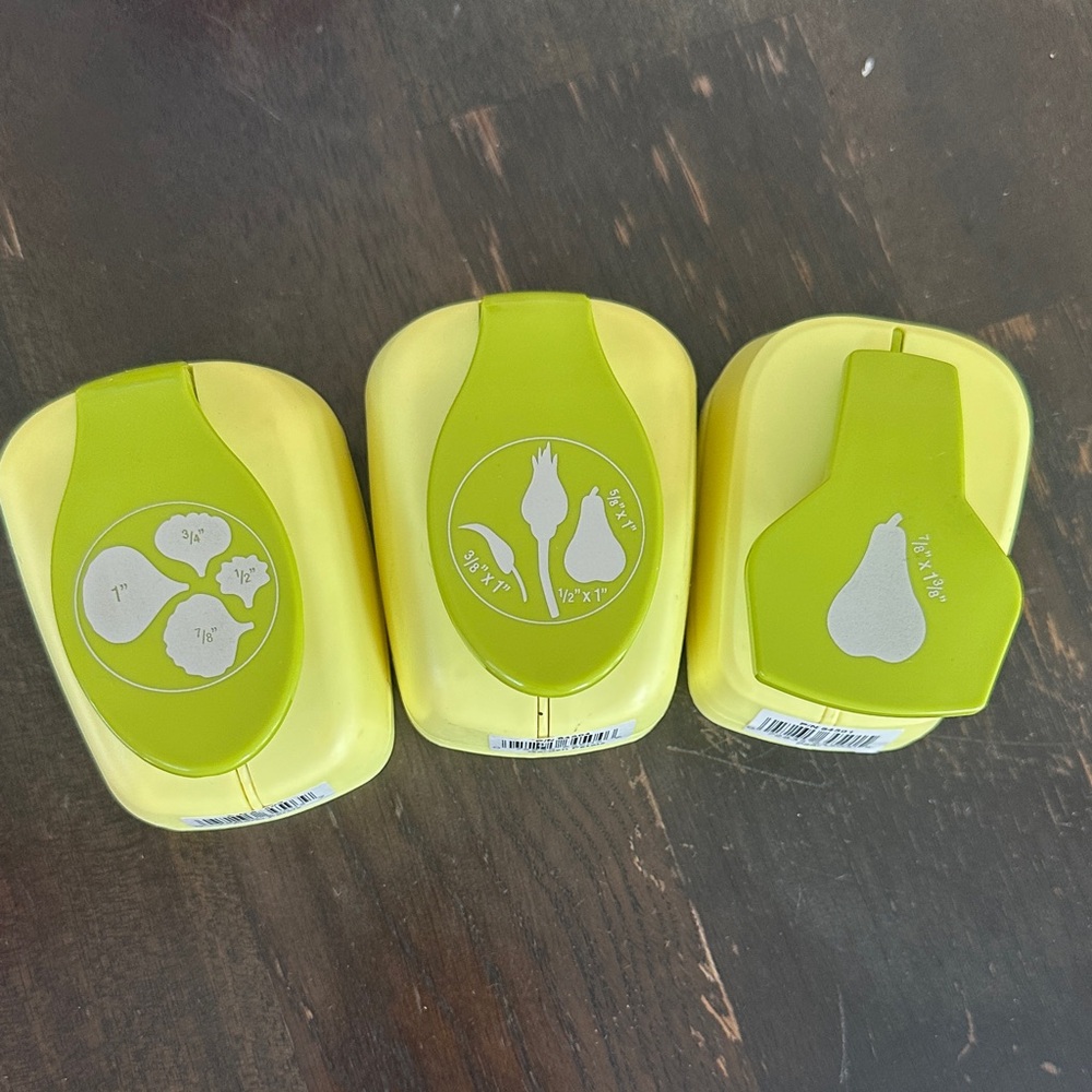 McGill Scrapbook punches Garden Petals Floral Petals and Pear 🍐